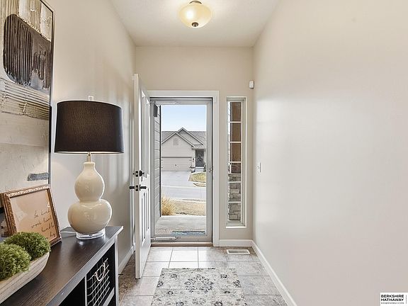 3rd image of 18814 Briar St