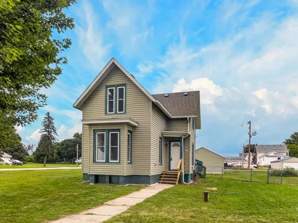 101 West St, Monroe Center, IL 61052