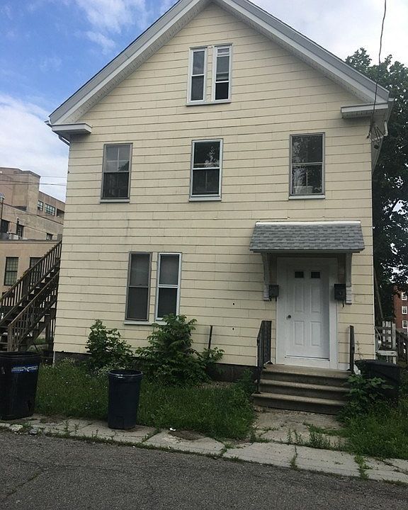 1st image of 14 Johnson Ave APT 4