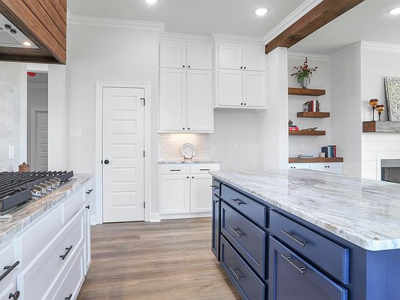 5th image of 39555 Hernando De Soto Dr
