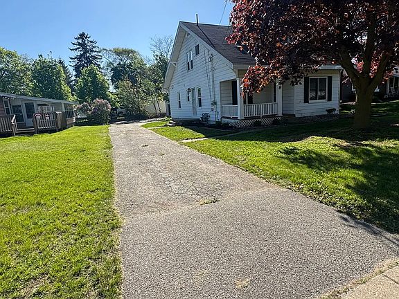 3rd image of 3220 Wayburn Ave SW #1