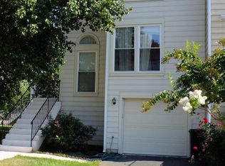 512 Dakota Dr, Herndon, VA 20170