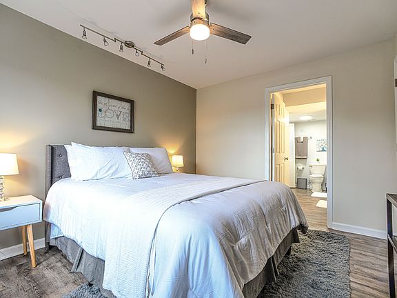 3rd image of 106 Topfield Rd #2