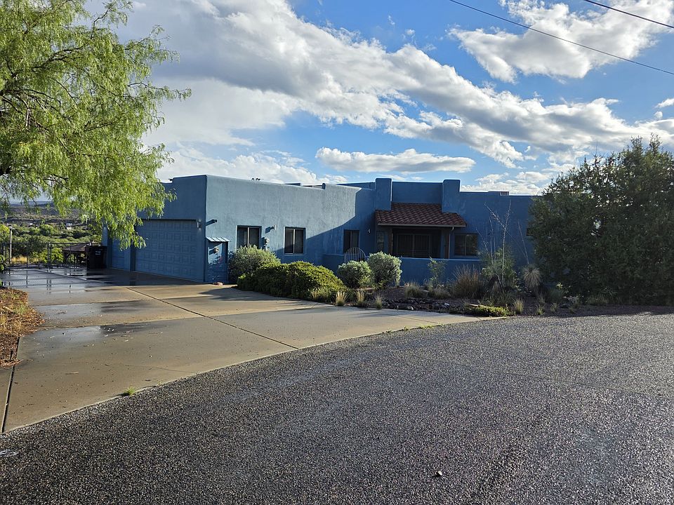 PETS WELCOME. INCLUDES UTILITIES open concept.