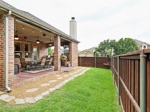 2nd image of 517 Lake Point Dr