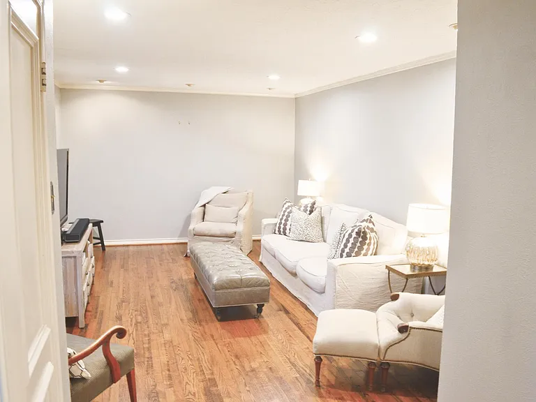 7618 Meadowhaven Dr — Photo 3