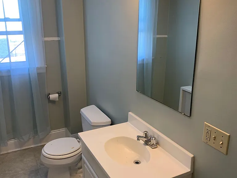 501 Spring St #1 — Photo 16