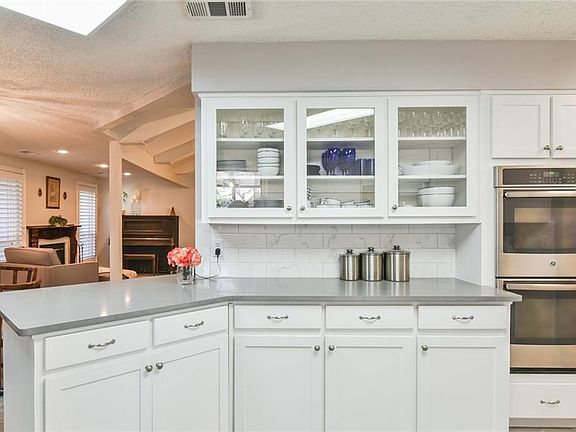 5th image of 2403 Villa Vera Dr