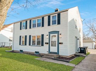 3712 S 46th St, Greenfield, WI 53220