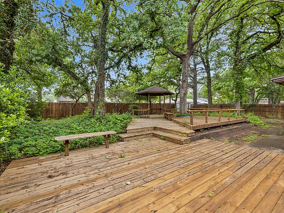 3rd image of 5622 Woodhollow Dr
