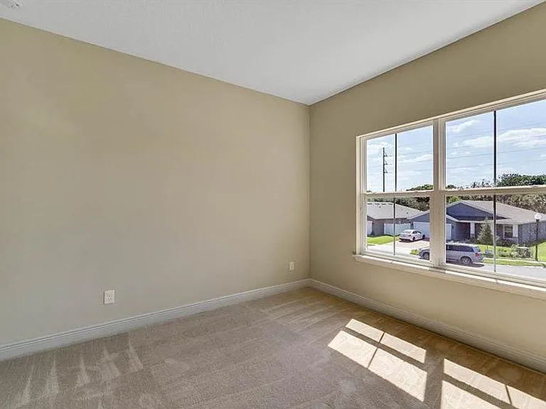 2813 Roseglen Way — Photo 7