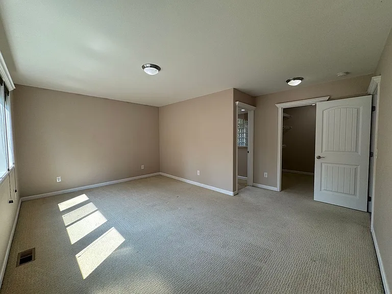 4467 Castlerock Dr — Photo 56
