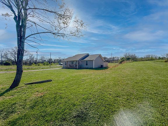 4th image of 521 Coile Rd
