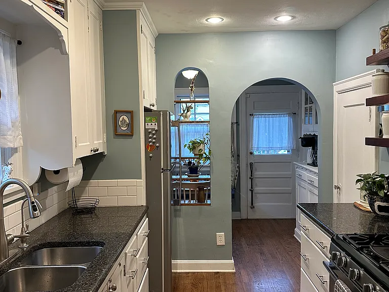 7319 Walnut St — Photo 6