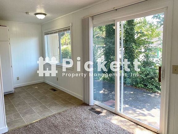 3rd image of 107 Arvon Ave
