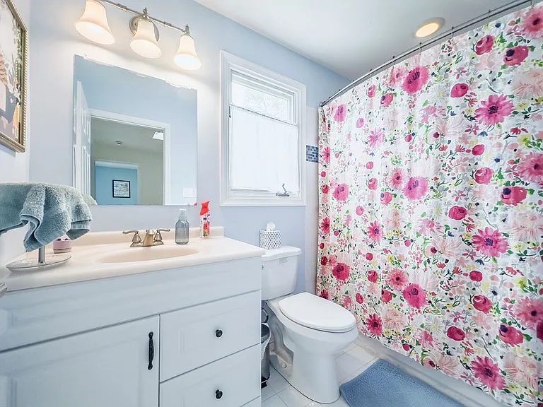 116 Montrose Ave #D — Photo 7
