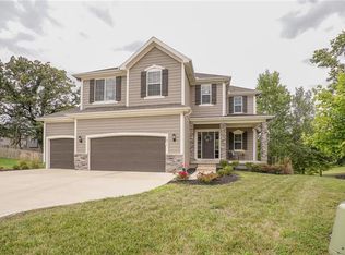 1017 SE Forest Ridge Ct, Blue Springs, MO 64014