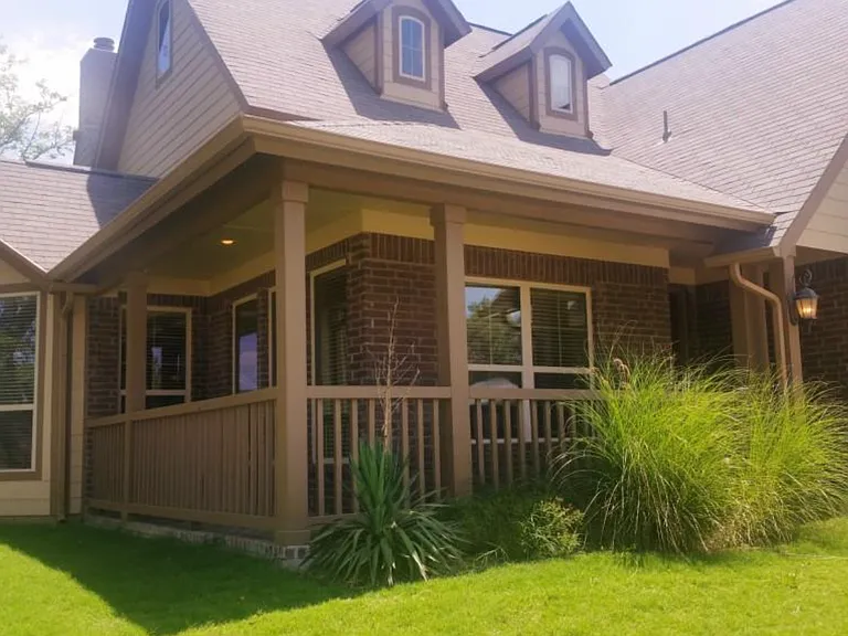 2702 Cartwright St — Photo 3
