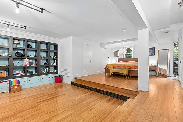 Rented by Douglas Elliman | media 8