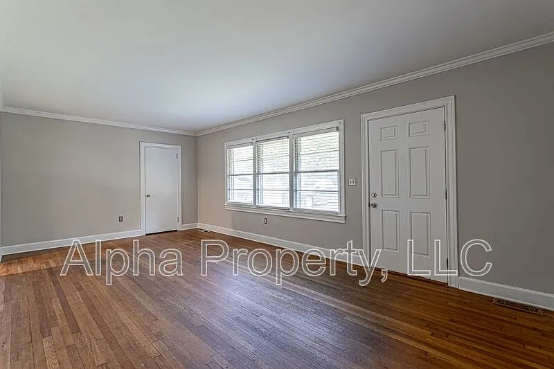 3 bed, 1.5 bath, 1463 sqft, $1,650 — Photo 3