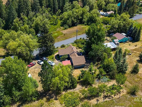 3rd image of 1031 Spring Valley Rd