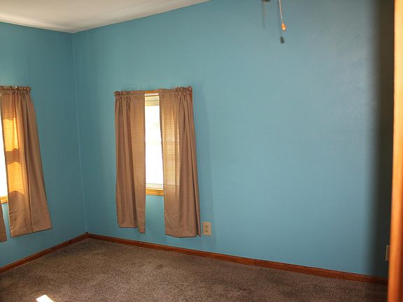 5th image of 801 S Emporia St