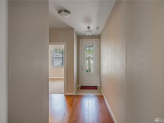 2nd image of 4920 Cypress Dr NE
