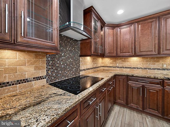 2nd image of 333 Basswood Cir
