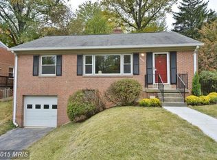 1014 W Taylor Run Pkwy, Alexandria, VA 22302