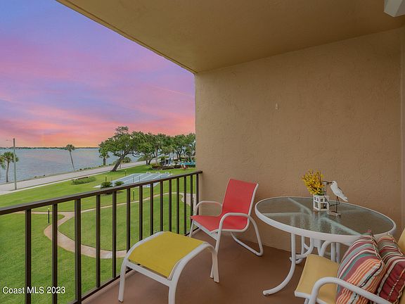3rd image of 1025 Rockledge Dr APT 305A