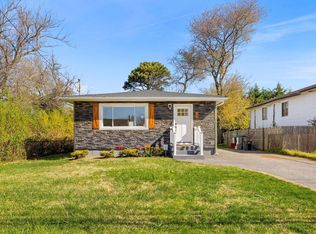 21 Cedar Rd, Amityville, NY 11701