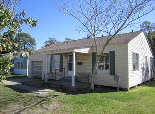 6164 East Dr, Groves, TX 77619