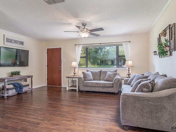 4th image of 2226 Mimosa Dr