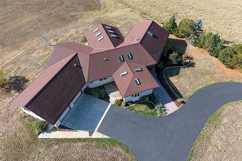2nd image of 1132 Woodcock Road