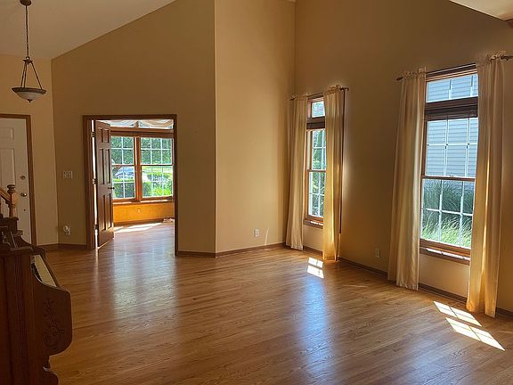 Vaulted Living room