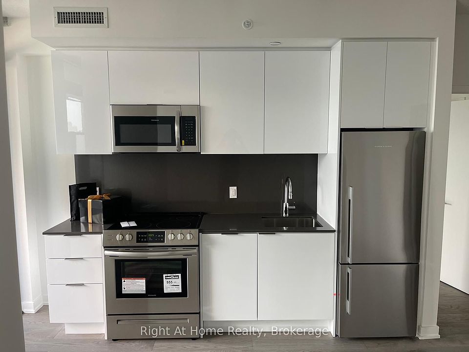 1st image of 6-25 Richmond St E #2606