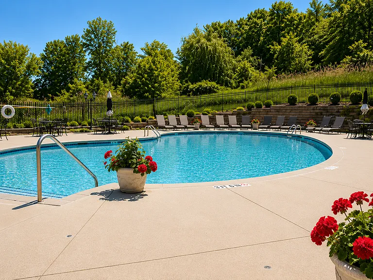 Abbey Ridge Court private pool