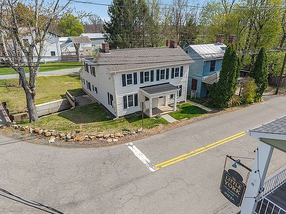 3rd image of 570 Lt York Springmills Rd #R