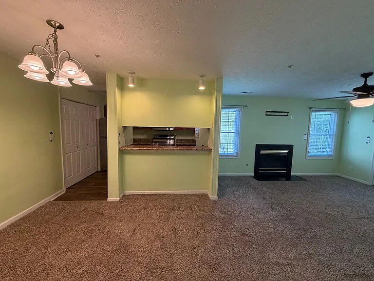 341 Waterdown Dr #5 — Photo 3