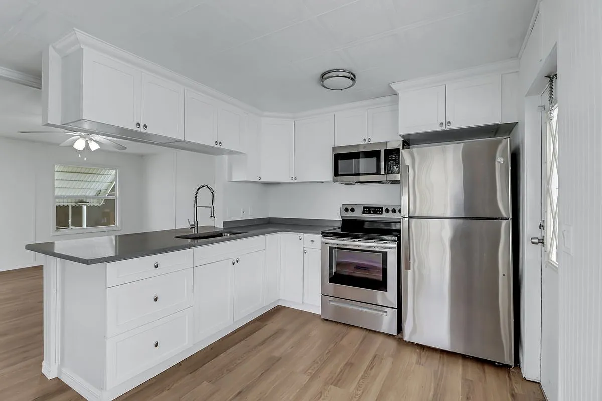 243 Tangerine Dr — Photo 2