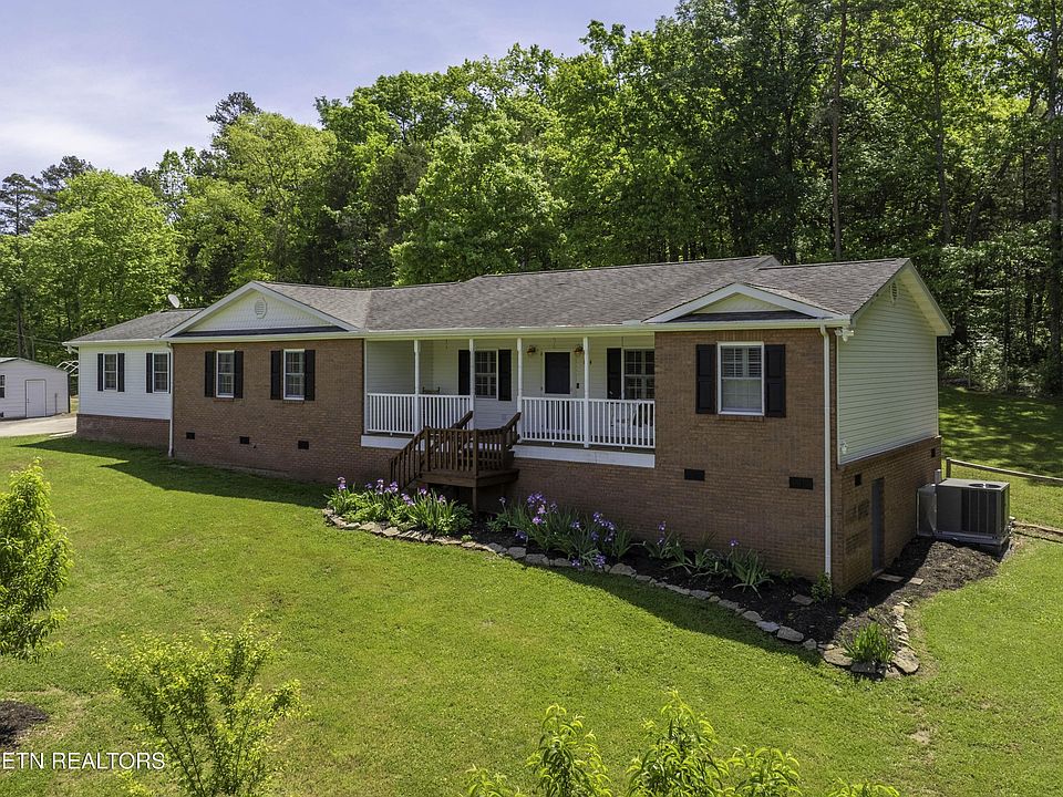 2nd image of 8114 Thorn Grove Pike