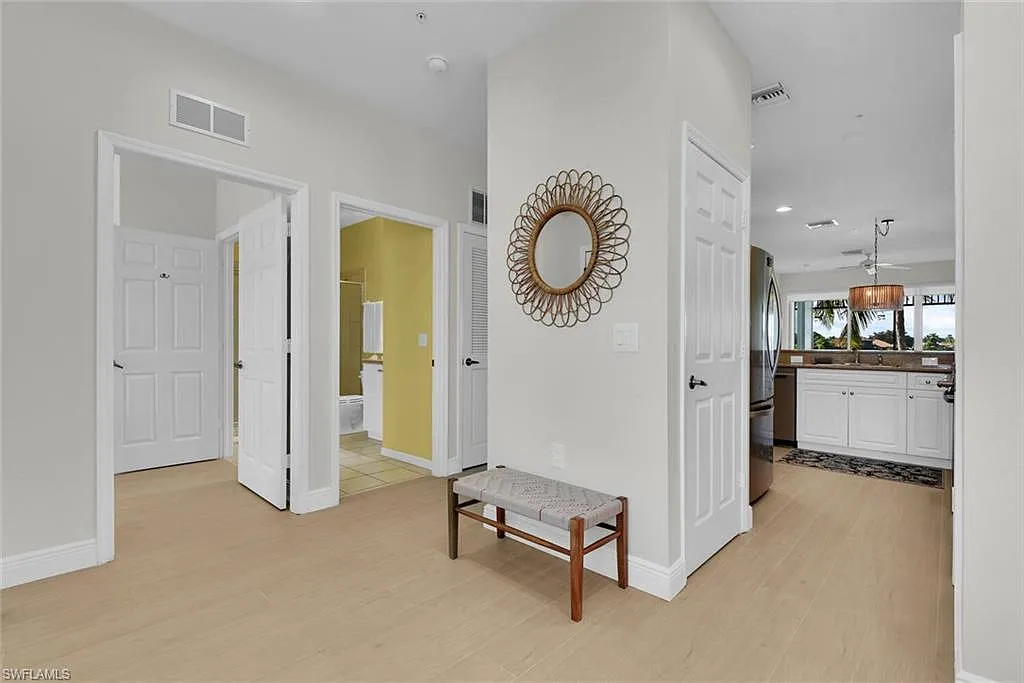 2 bed, 2.0 bath, 1389 sqft, $8,925 — Photo 3