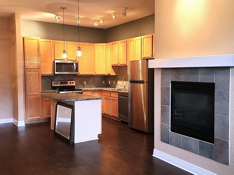 180 Poplar St #L — Photo 7