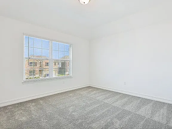 3621 Cadogan St — Photo 34