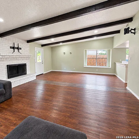 3 bed, 2.0 bath, 1471 sqft, $1,700 — Photo 4