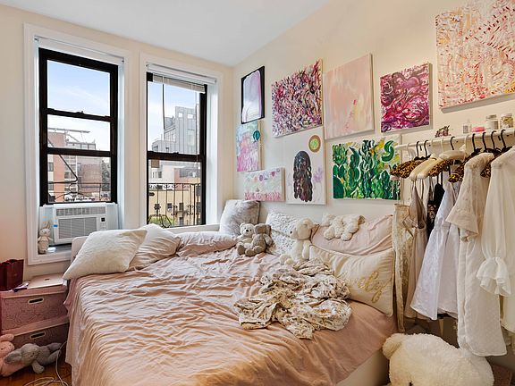 4th image of 55 Delancey St #5DD