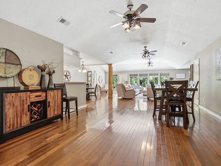 223 Pin Oak Ln — Photo 10