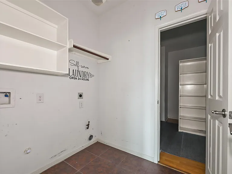511 Nadia Way — Photo 23