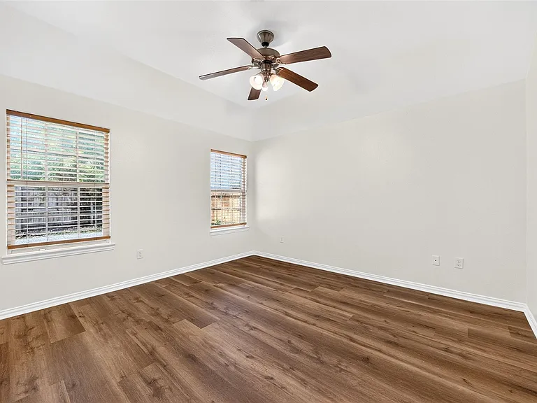 1302 Shearn St — Photo 19