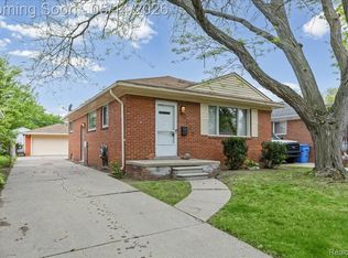 8435 Nightingale St, Dearborn Heights, MI 48127